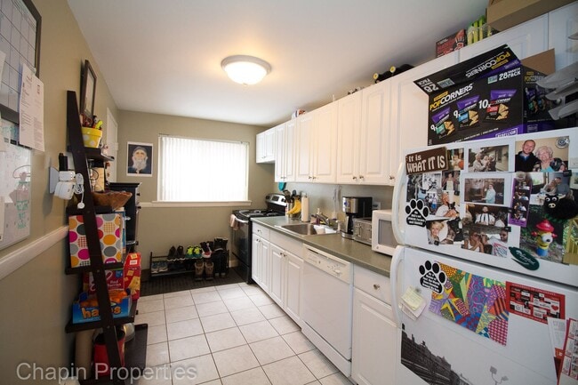 Photo - 2Br/1Bth, Great location, quiet area, Laundry in building