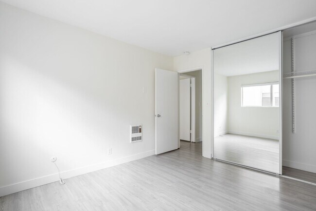 Photo - Larrabee Square Apartments