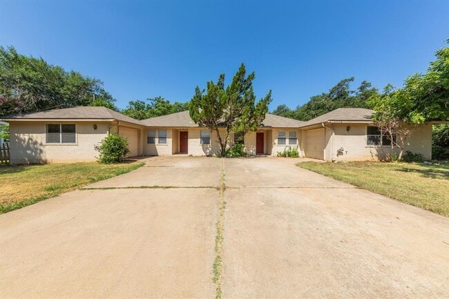 Photo - 2703 Cypress Ln