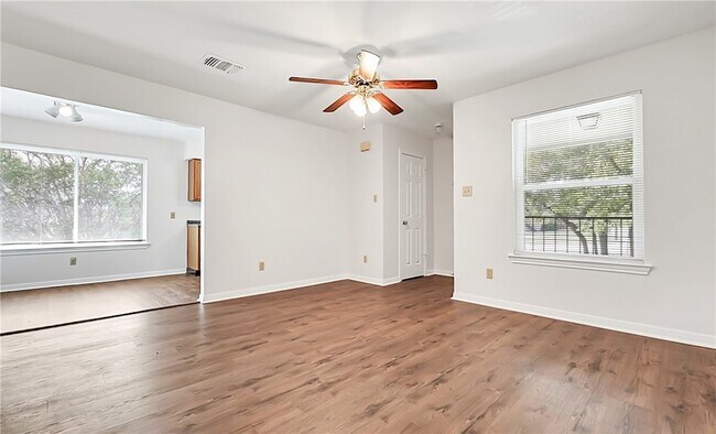 Photo - 1201 Autumn Cir Unit B