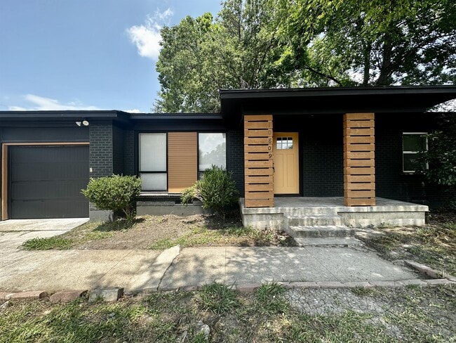 Building Photo - 10809 Sharondale Ln