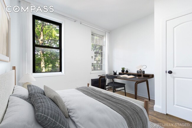Photo - 315 E 5th St