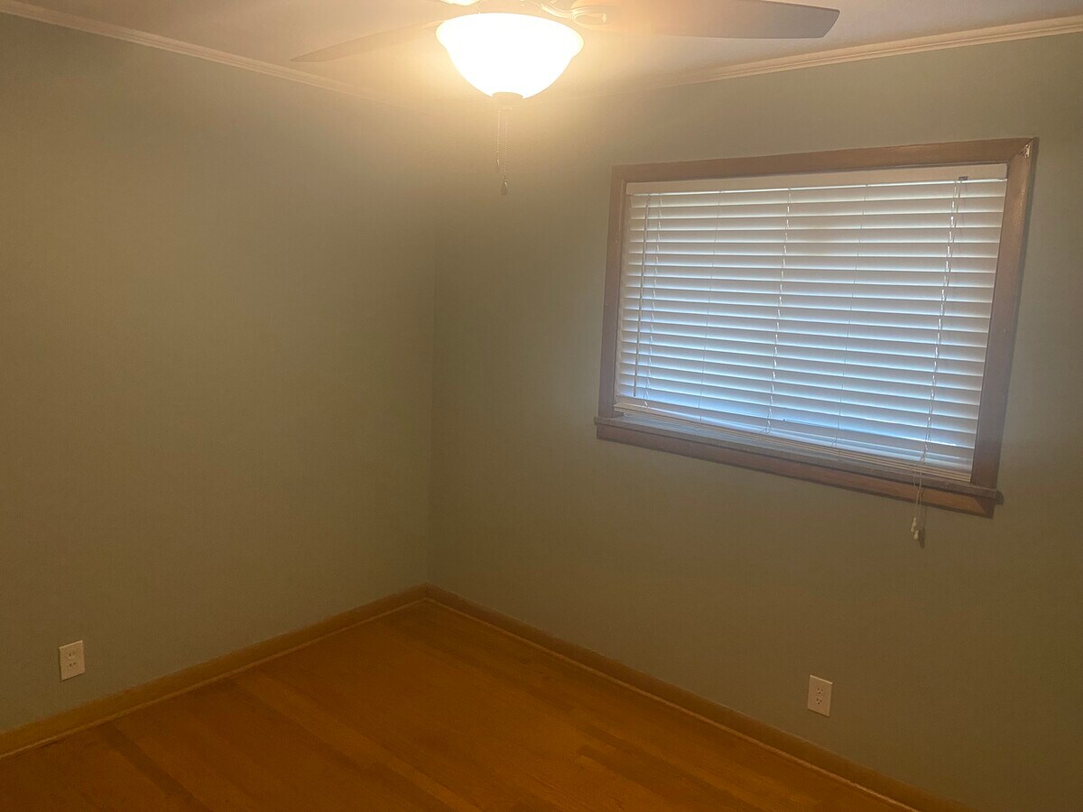 Photo - 905 W 6th Ave