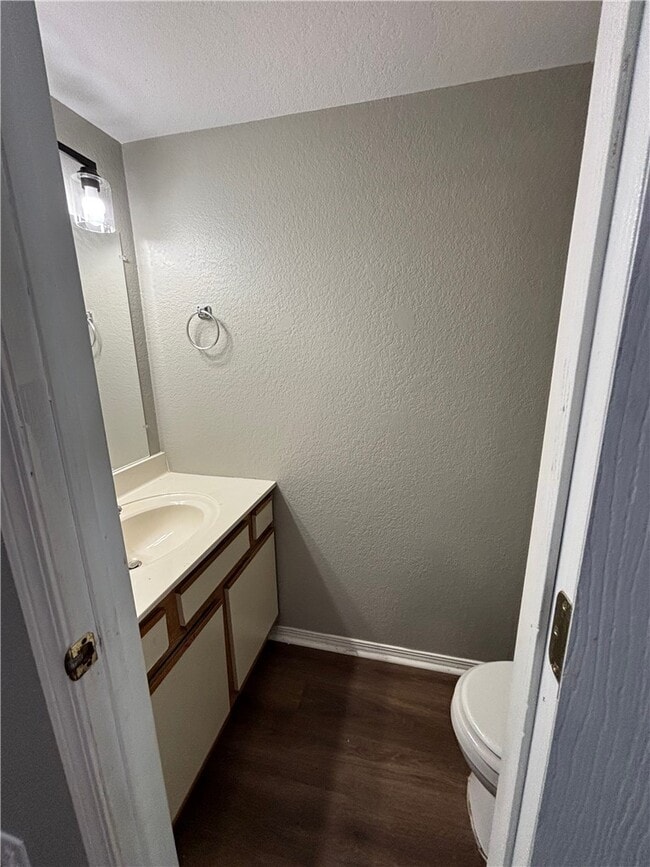 Building Photo - 1368 E Sequoyah Ct