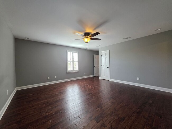 Photo - For Lease  End-Unit 3-Bedroom Townhome wit...