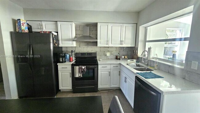 Photo - 2 bedroom in Miami FL 33161