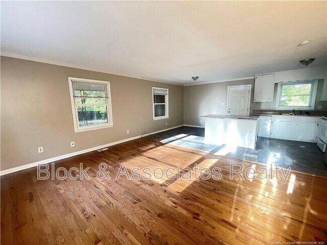 Photo - 1025 N Hill Rd