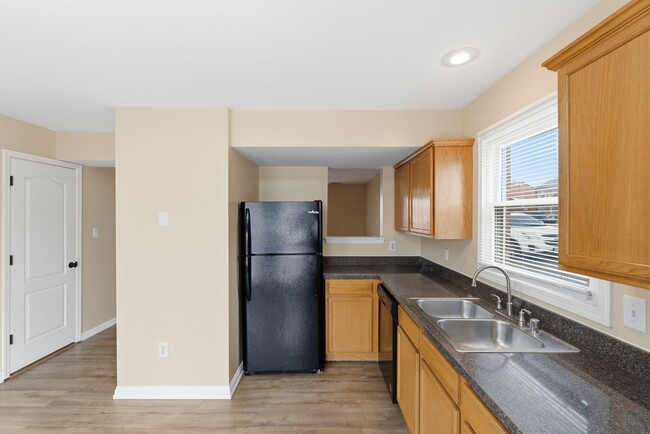 Photo - 405 Maryrose Dr