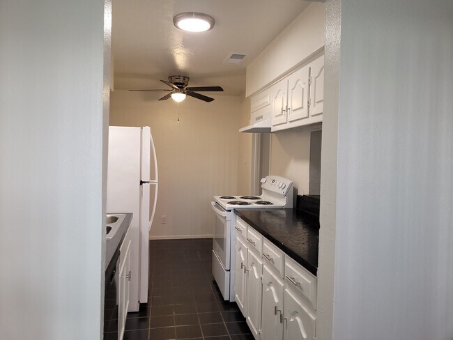 1/1 unit 106 - Parkview Unit 106