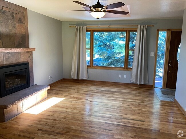 Building Photo - 4 BR, 3 FULL BATHS, Great TABLE MESA Neigh... Rental