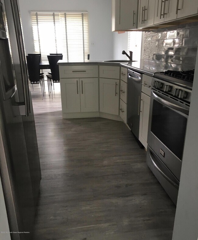 Photo - 96 Cedar Ave Unit 1