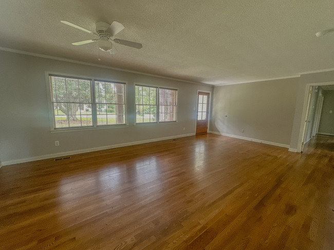 1306 W Park Ave
