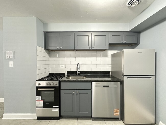 Photo - 6725 N California Ave Unidad NG