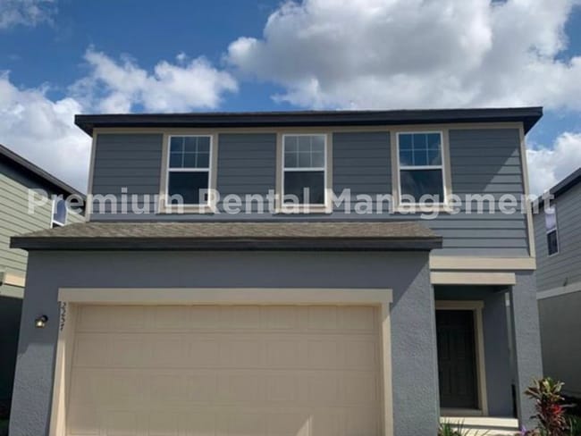 Building Photo - 4 Bedroom 3 Bath Deland SFH in Lincoln Oaks with Granite Countertops and Stainless Appliances!