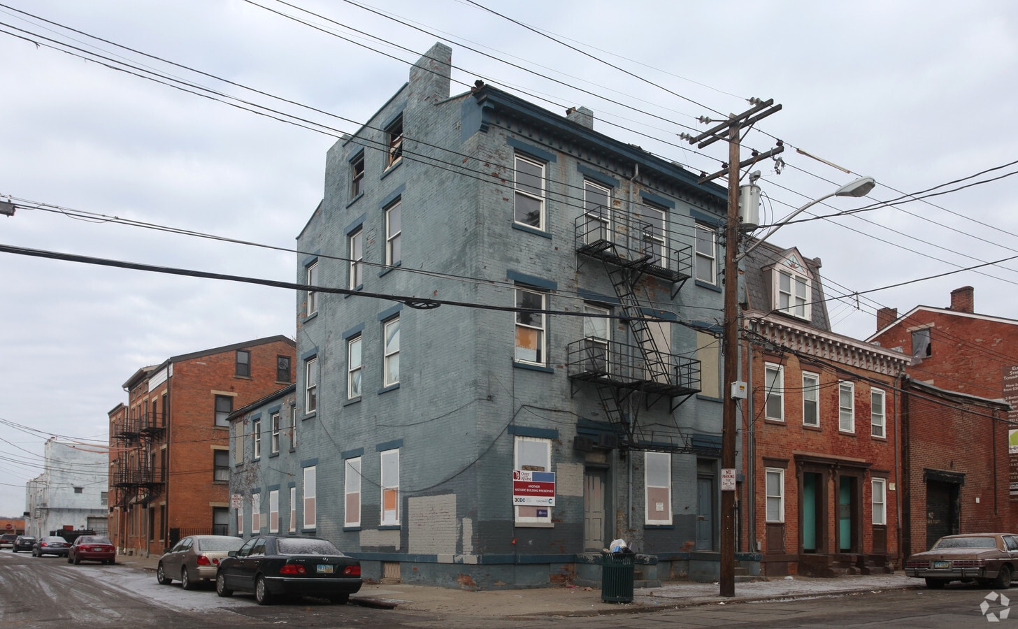Photo - 1421 Elm St Apartments