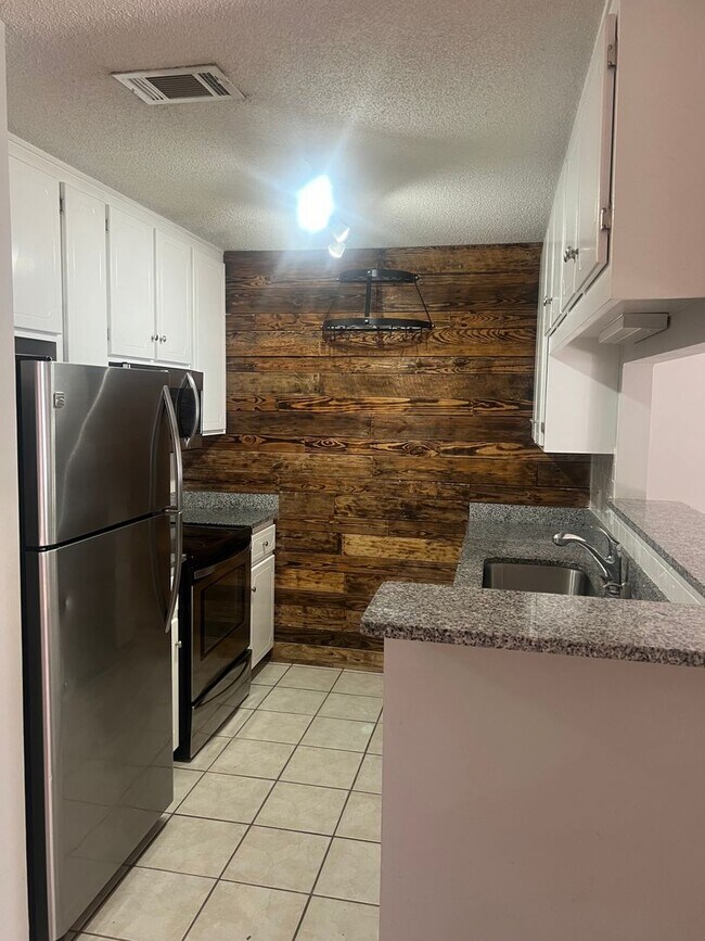 Photo - 102 S Spring View Dr