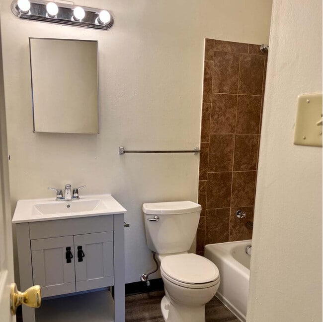 Photo - Heights Manor Apartments