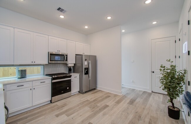 Photo - 1616 Benson St