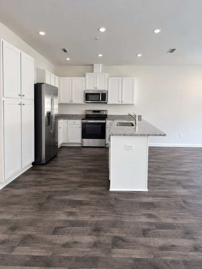 250 Clement Lp
