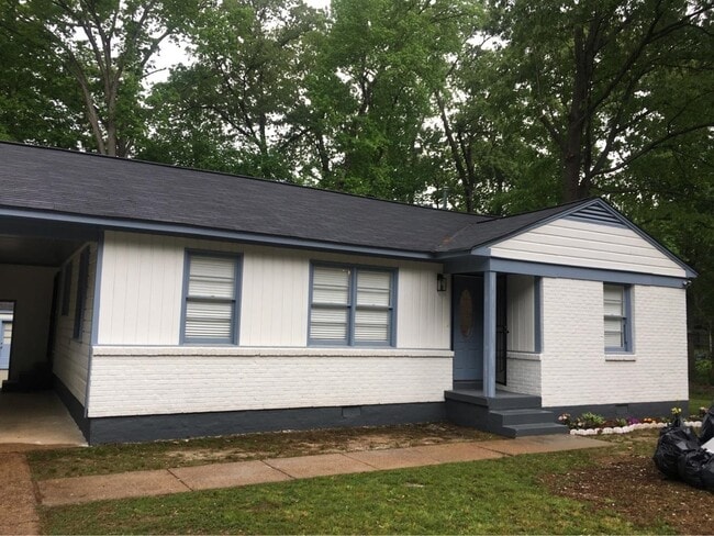 Building Photo - 1411 Whitten Rd