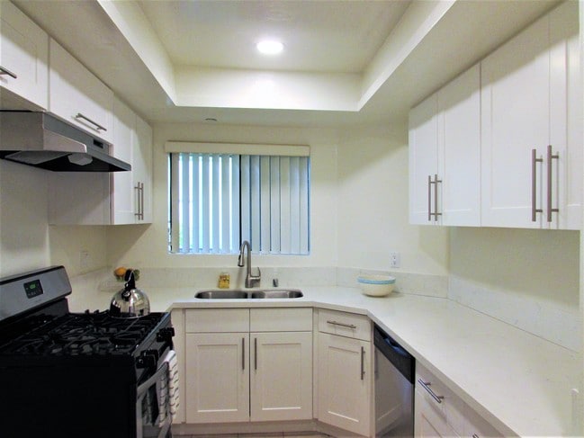 Photo - 1141 N Columbus Ave