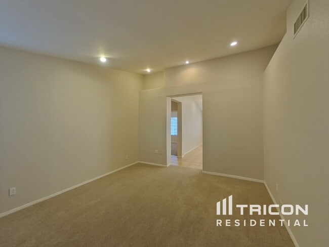 Photo - 1411 W Villa Theresa Dr