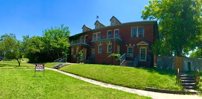 Building Photo - 426 W Huisache Ave Unit Apartment