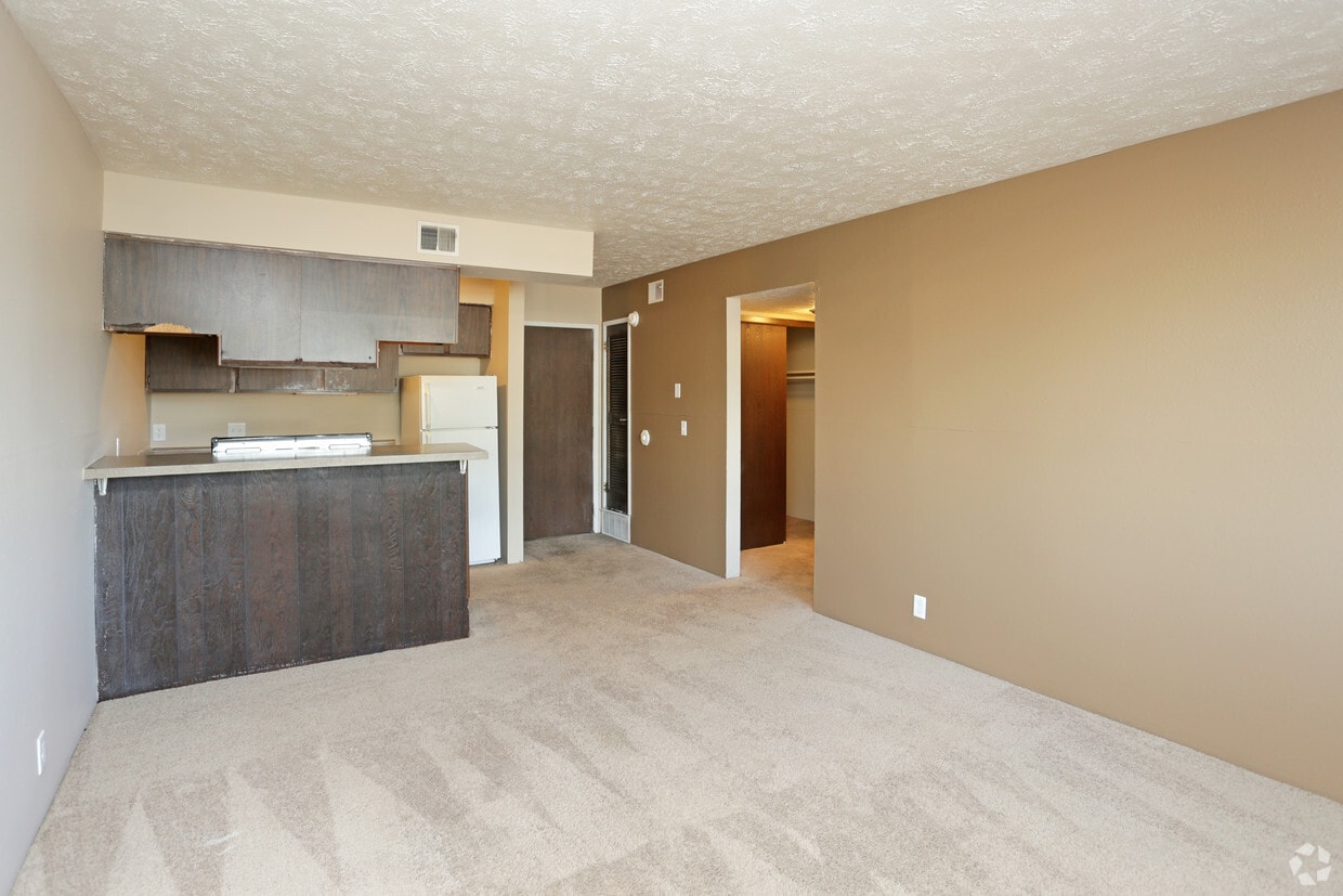 Living Room - Cottonwood Apartments