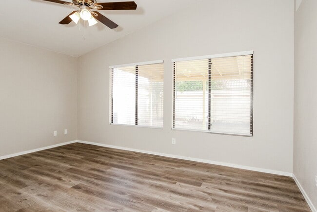 Photo - 10905 W Poinsettia Dr