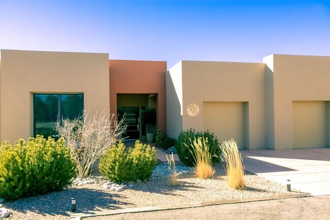 Photo - 3 Bedroom, 2.5 Bathroom Home in Paako Ridge Community