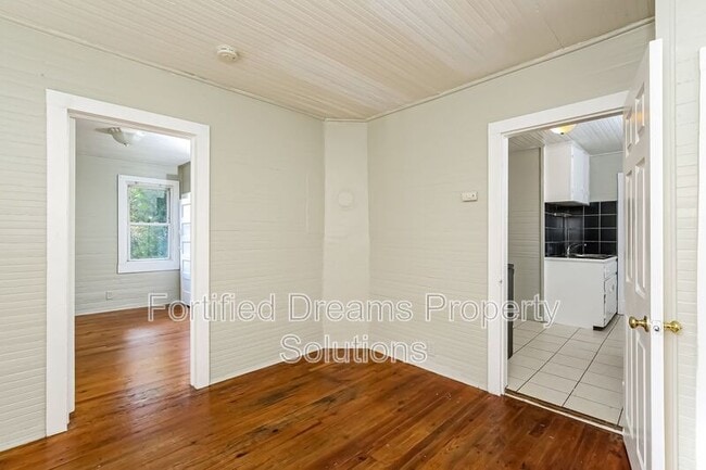 Photo - 1704 Lincoln Ave