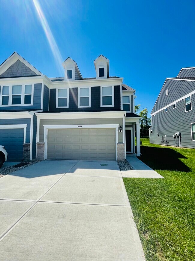 Photo - 13428 Dewpoint Ln Townhome