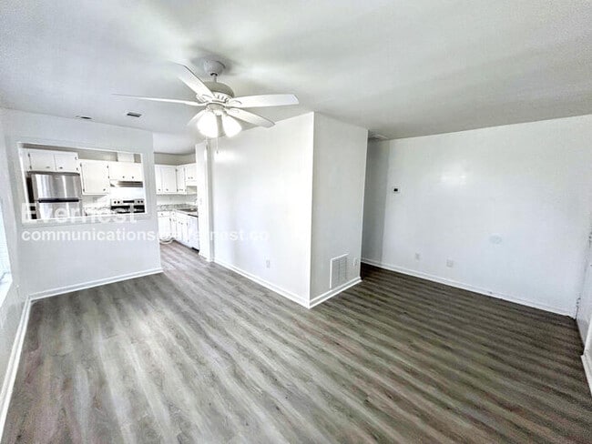 Photo - 437 Annie St