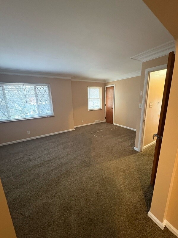 Photo - 14836 Rutherford St