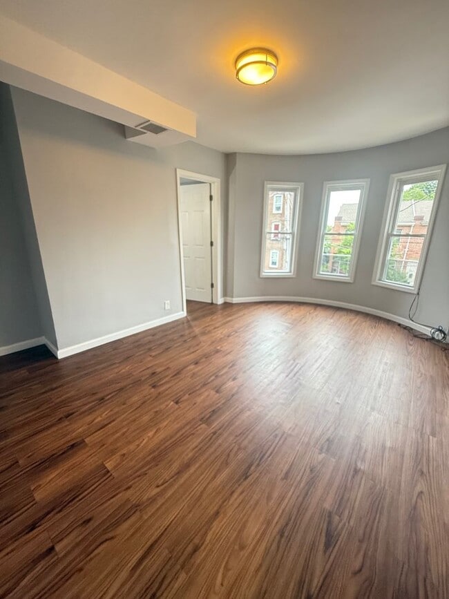 Building Photo - 345 Liberty St Unit 2 Rental