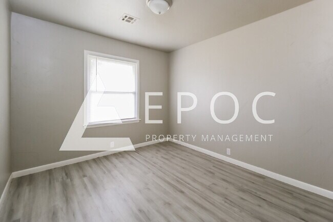 Photo - 104 Pine Ave