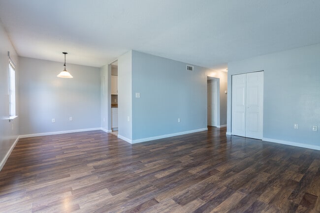 Photo - Silkwood Apartments