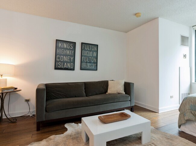 Photo - 480 N McClurg Ct Unidad 1007