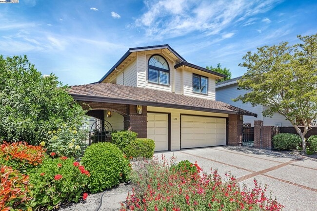 Photo - 124 Birchbark Pl House
