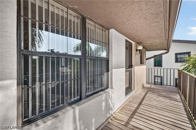 5365 Treetops Dr Unidad S206
