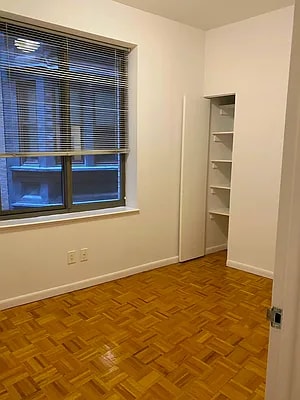 20 Maiden Ln Unit 17