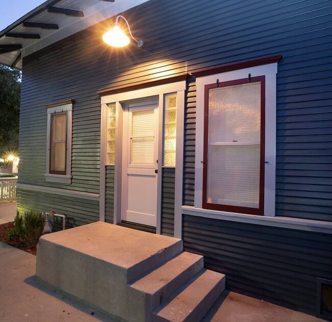 Photo - 291 S Glassell St