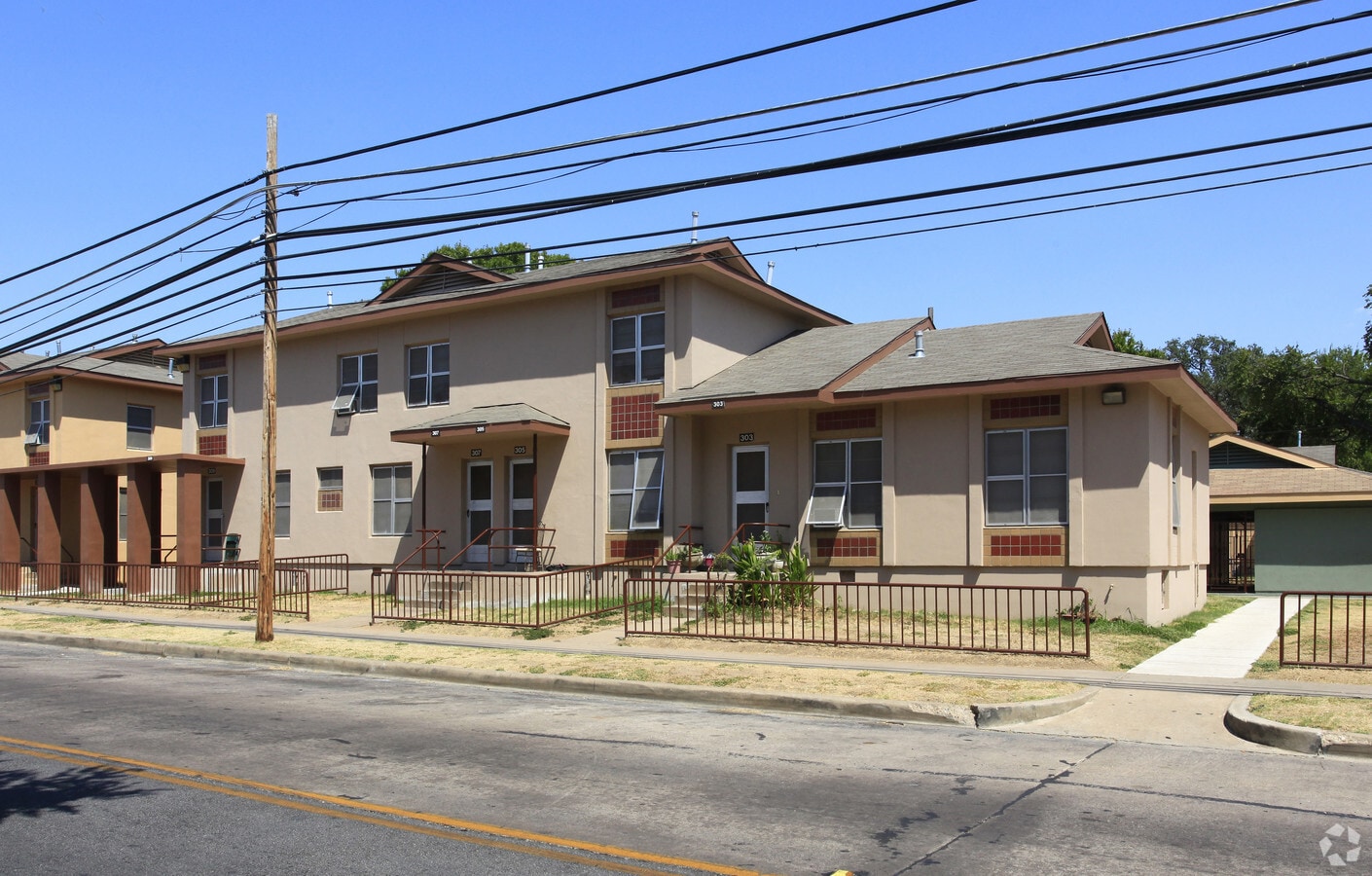 Photo - Chalmers Court Apartments