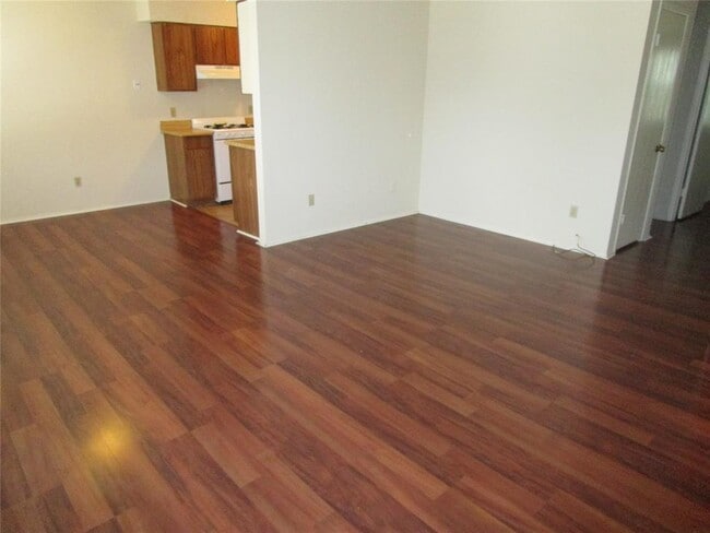 Photo - 1203 W 49th St Unit F