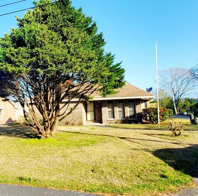 Charming Coastal Retreat Just Steps from t... - Charming Coastal Retreat Just Steps from t... House