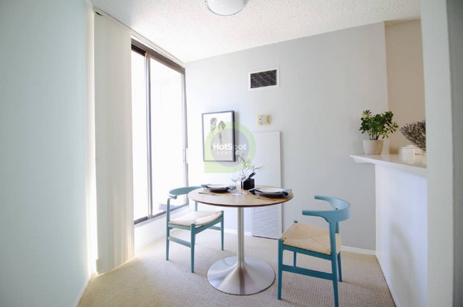 Photo - 774 N Dearborn St