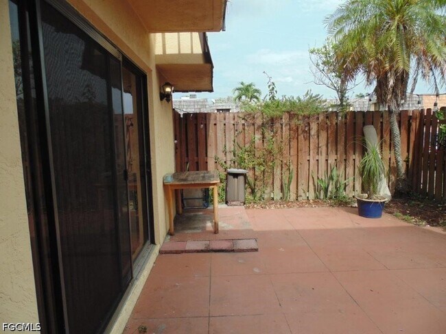 Building Photo - 1549 Park Meadows Dr