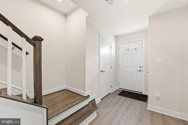 Building Photo - 42538 Tiber Falls Sq