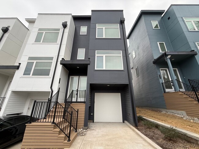 Building Photo - **OFFERING RENT PROMOTION FOR THE FIRST 6 MONTHS** Luxurious New Construction End Unit 4BD, 4BA D...