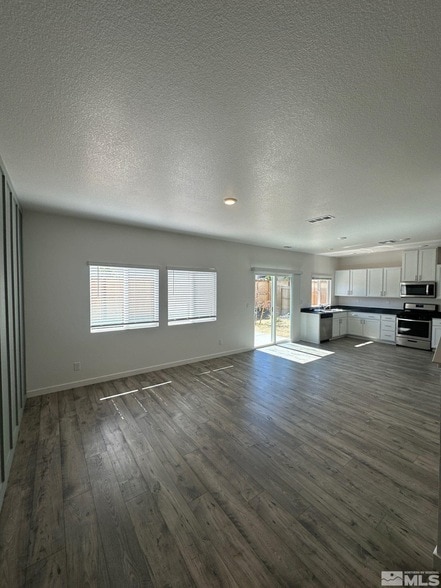 Building Photo - 420 Summer Triangle Rental